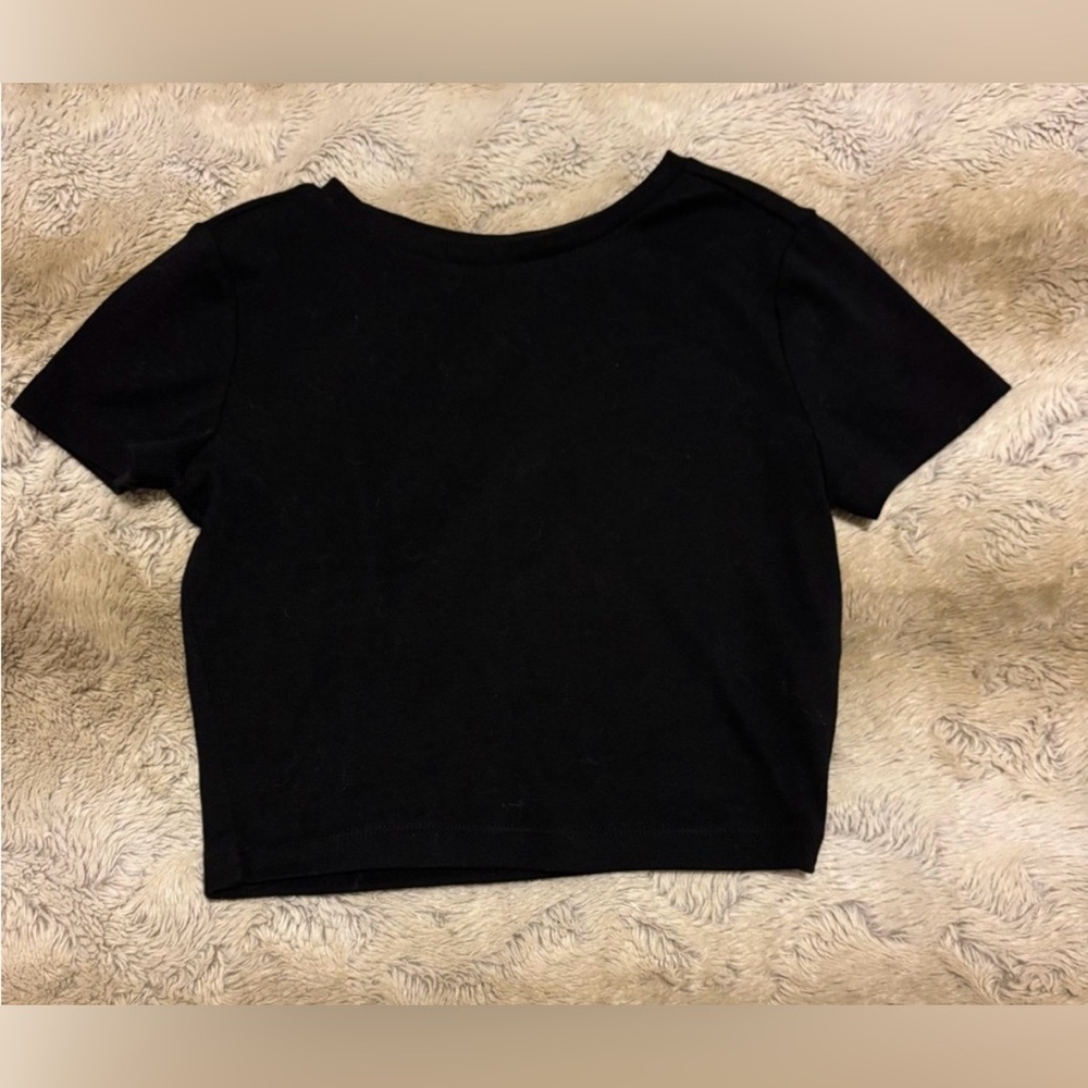 XS cropped black t-shirt
